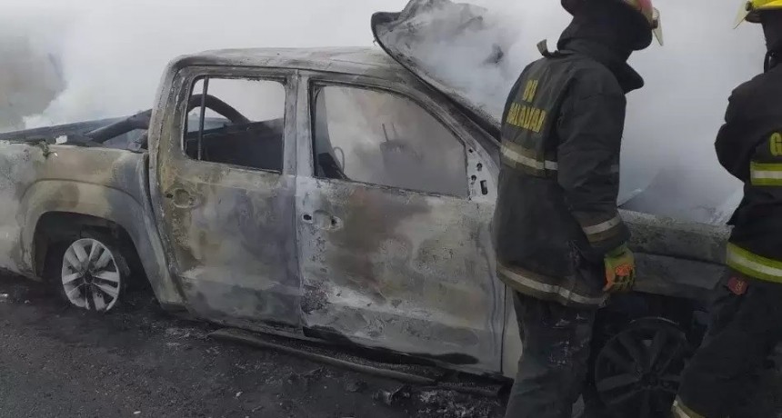 Ruta 51: Choque múltiple e incendio de una camioneta 