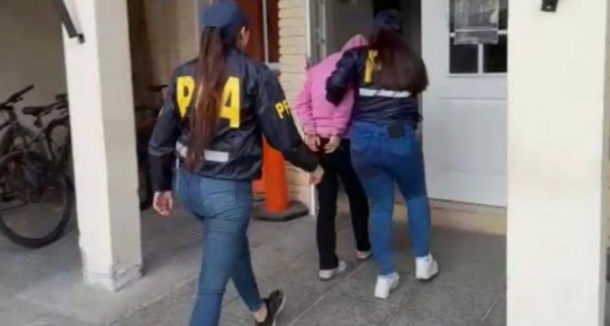 Detuvieron a una falsa m&eacute;dica en Neuqu&eacute;n: le hab&iacute;a robado el t&iacute;tulo a una Profesional Alvearense y atend&iacute;a pacientes a domicilio. La trasladan a General Alvear para ser indagada