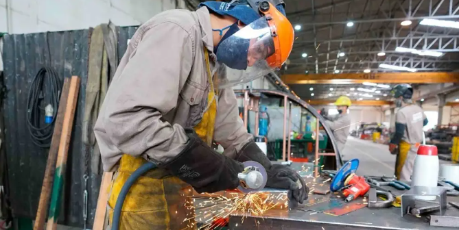 Crisis laboral en Olavarría: Continúan los despidos en el sector minero y comienzan a registrar bajas en el sector del comercio