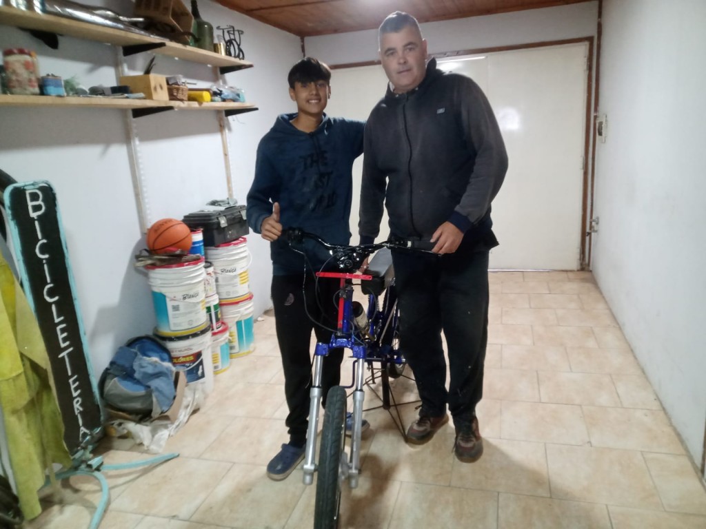 Daniel Bote: “El sábado fuimos a probar, primera vez que se subió a la moto y, la verdad, nos sorprendió, es muy prolijo”  