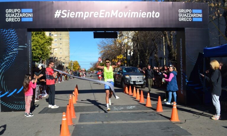 Doble record: Mito Guerra y Angelina Reyes los ganadores de la sexta edición Ciudad 9 de Julio, la bolivarense Antonella Albo se quedó con la meritoria segunda ubicación en los 21 K