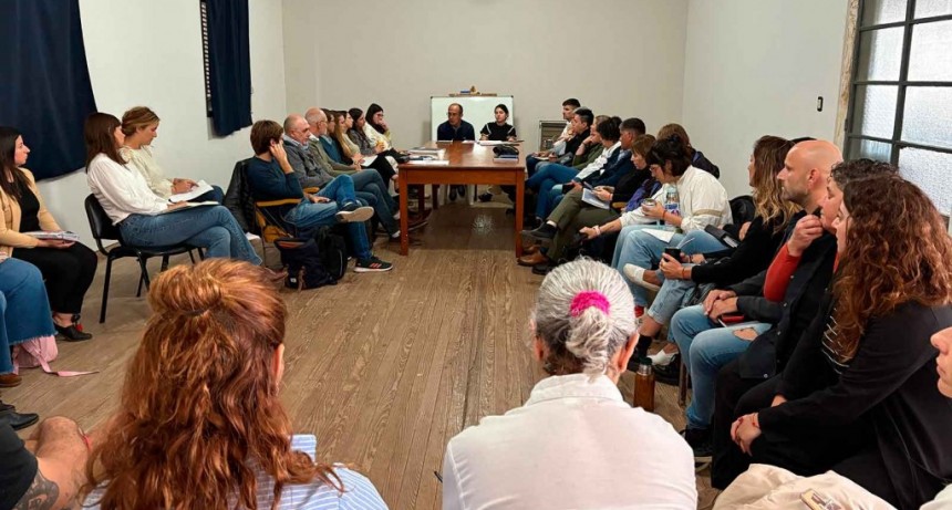 El intendente Marcos Pisano, encabezó una reunión de Gabinete en Urdampilleta