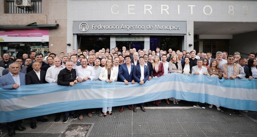 Kicillof se reuni&oacute; con m&aacute;s de un centenar de intendentes que presentaron un reclamo en el Ministerio de Econom&iacute;a de la Naci&oacute;n