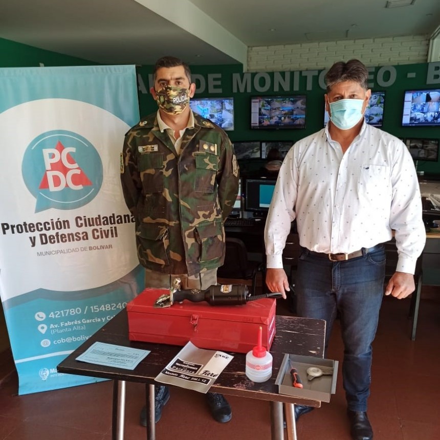 La municipalidad de Bolívar  entregó una peladora de animales vacunos, al Comando de Prevención Rural local