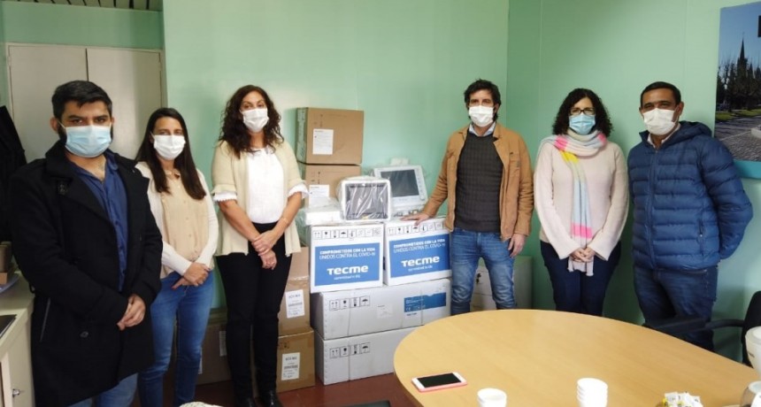 Desde la región Sanitaria IX, entregaron al hospital  2 respiradores, 4 monitores y 8 bombas de infusión que van a completar el sistema de equipamiento de la Unidad de Terapia Intensiva