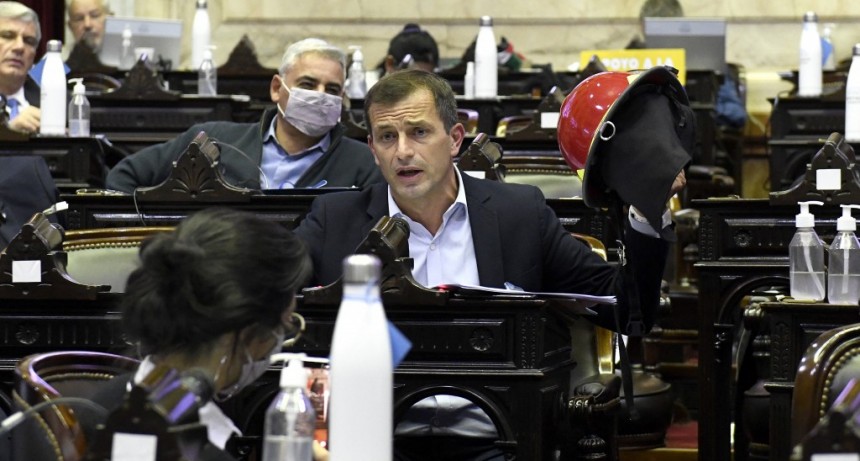 Media Sanción para el proyecto de fortalecimiento del Sistema de Bomberos Voluntarios de Argentina presentado por Bali Bucca