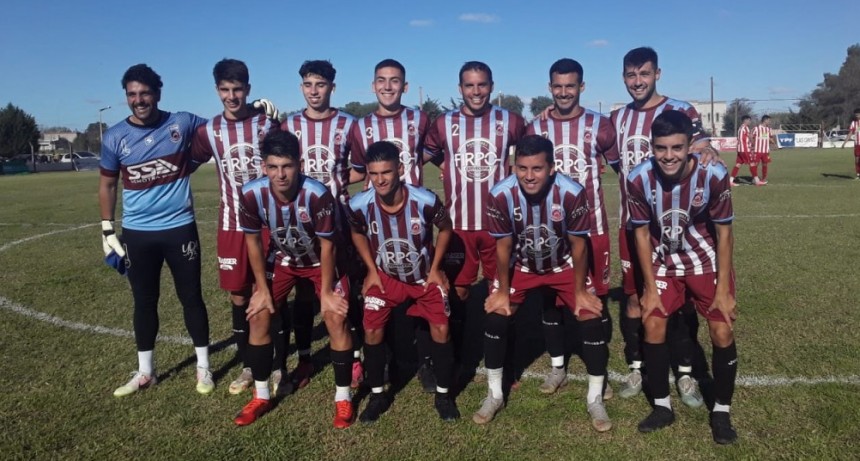 Balonpié dio vuelta el partido y consiguió el triunfo que lo ubica en la punta del torneo