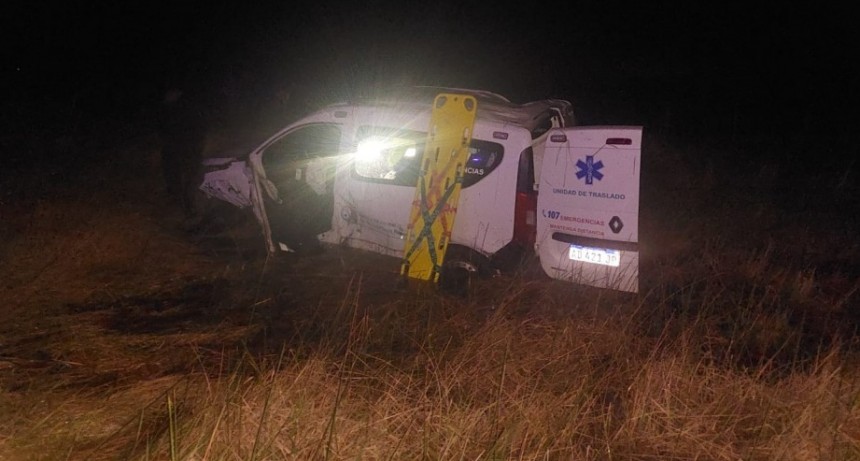 Impactaron una ambulancia de Daireaux y un camión de Coronel Suárez