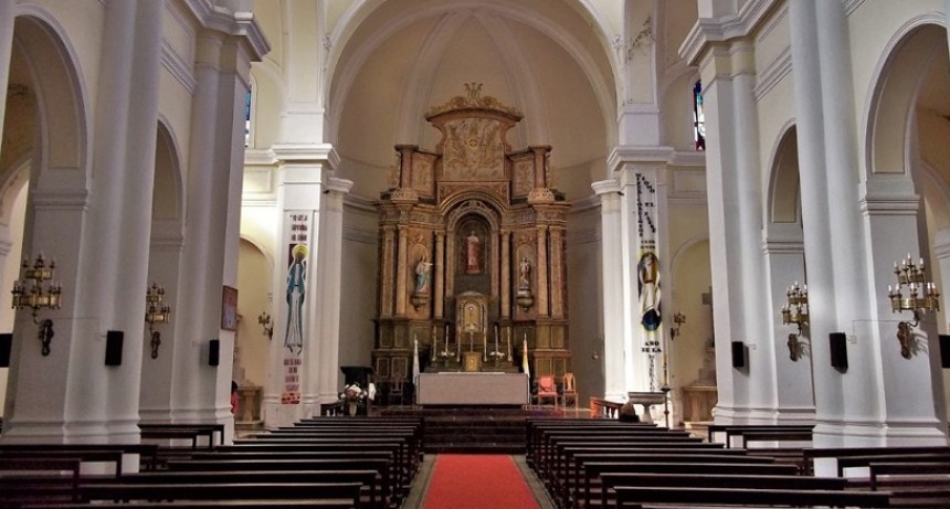 La Parroquia San Carlos Borromeo celebra la Solemnidad de Pentecostes
