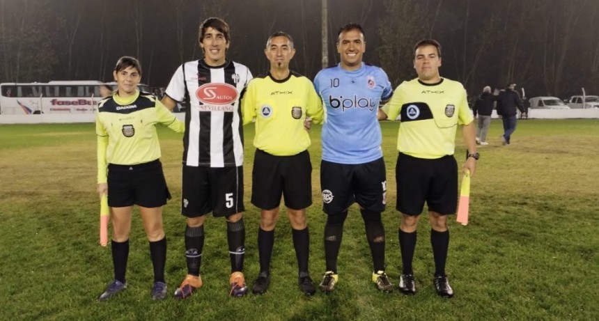 En un intenso partido, Balonpie cayó ante Alumni de Azul