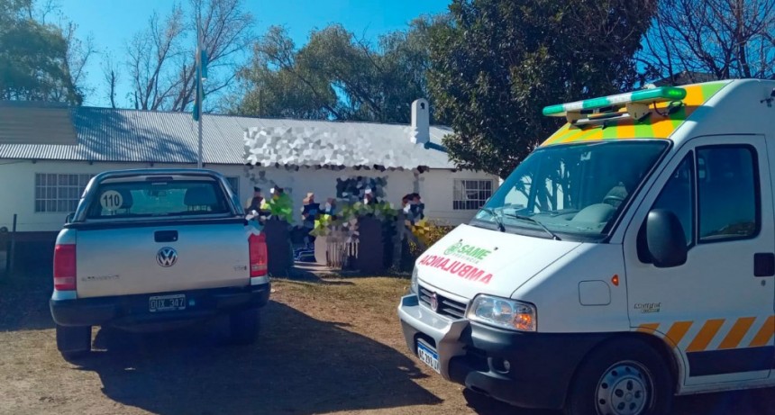Dos jóvenes que concurrían al colegio, sufrieron un accidente al caer de la moto en la que se trasladaban