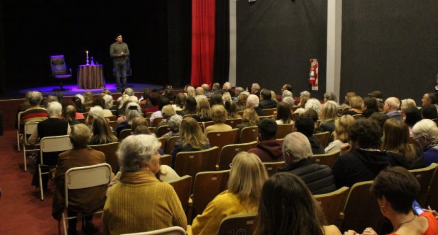 Pasó por Bolívar la reconocida obra de Pacho O'Donell: 
