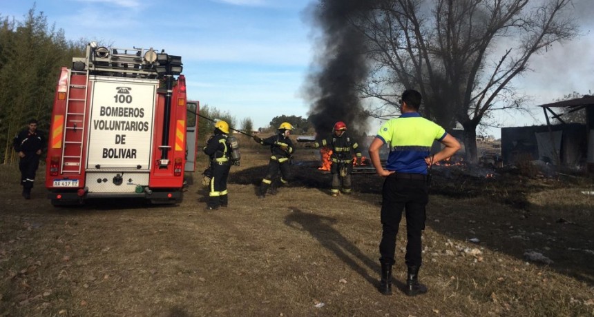 Bomberos Voluntarios trabaj&oacute; en la extinci&oacute;n de un foco &iacute;gneo en zona de la Escuela n&ordm;18