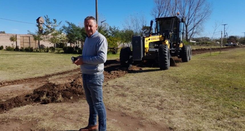 Los accidentes en la zona suburbana de la ciudad, que cada vez es más grande, requieren medidas paliativas. Hoy se trabajó en una de las colectoras de la ruta 226, buscando opciones de tránsito