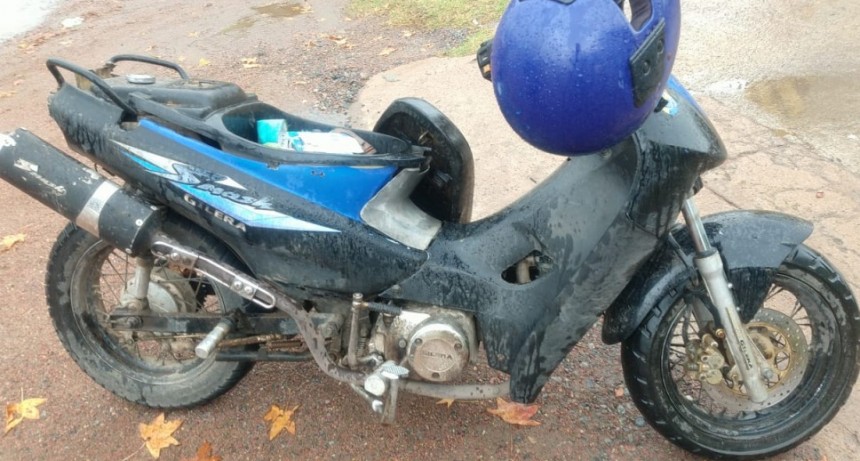 Sucedió  una caída en moto en avenida Mariano Unzué y José Hernández