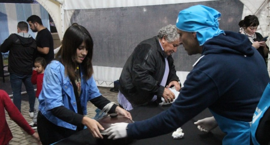 Con un Locro Gigante se celebr&oacute; el D&iacute;a de la Patria