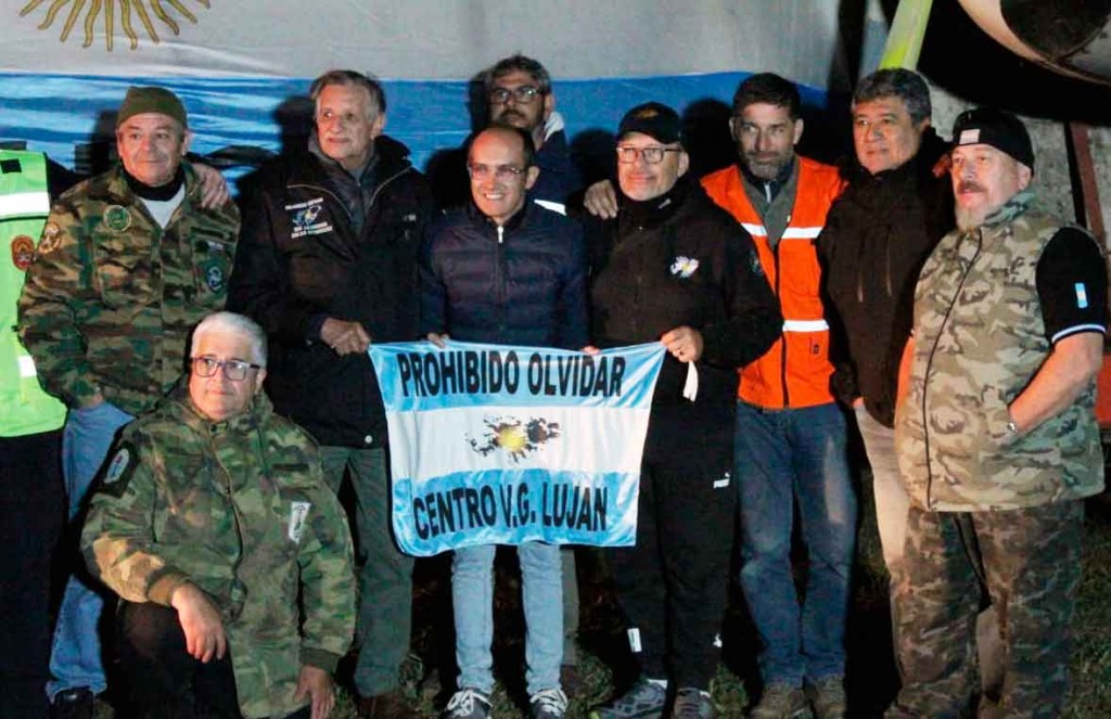 En Intendente Pisano recibió al Centro de Veteranos de Guerra de Luján, y FM 10 entrevistó al contingente que arribó a Bolívar