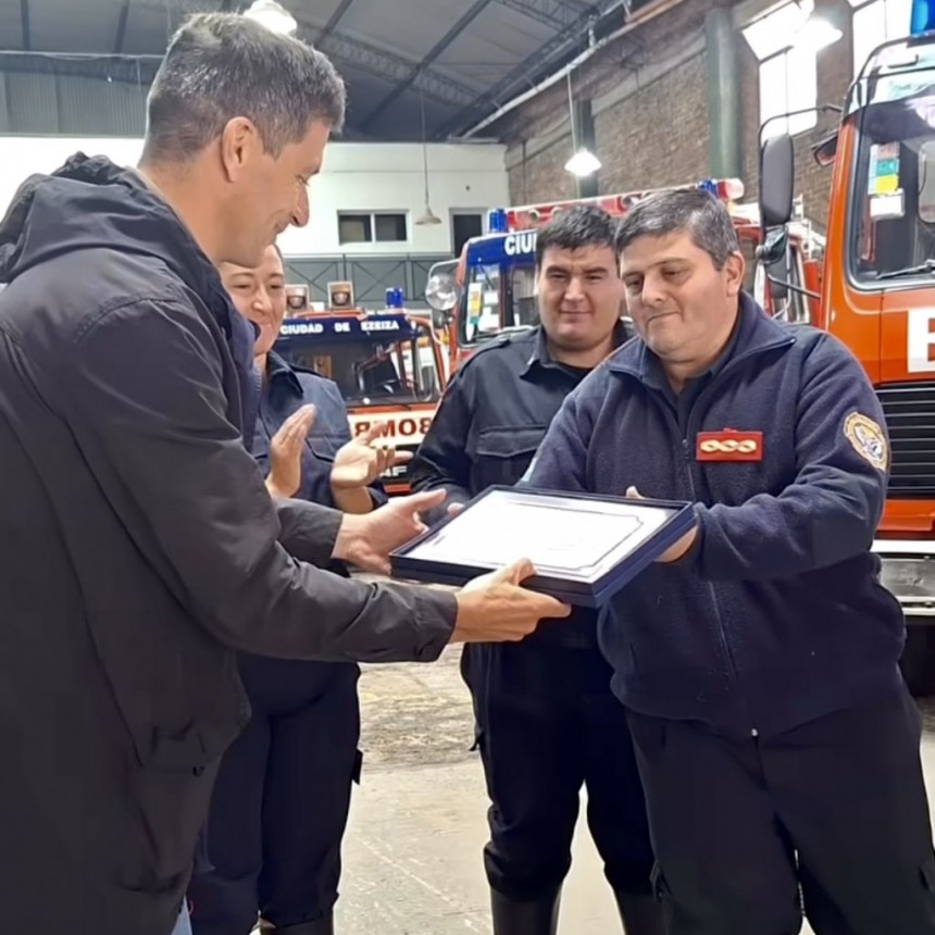 “Bali” Bucca fue reconocido por su trabajo en los Bomberos Voluntarios de Ezeiza