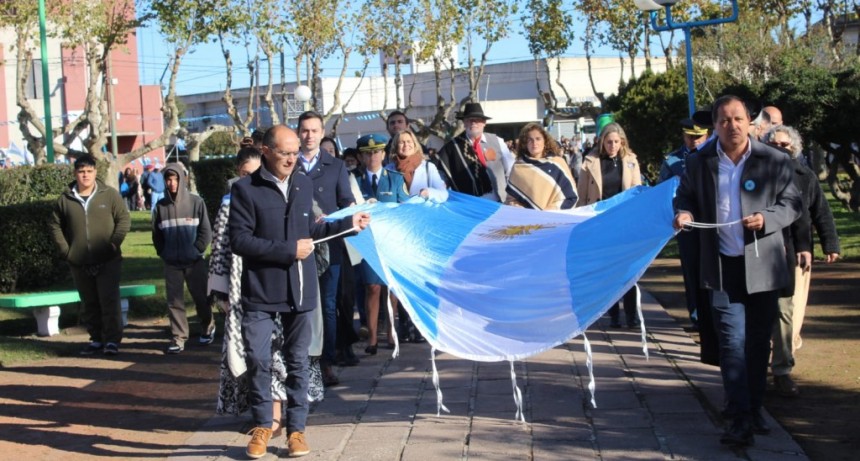 Día de la Patria: tuvo lugar el acto protocolar en Urdampilleta