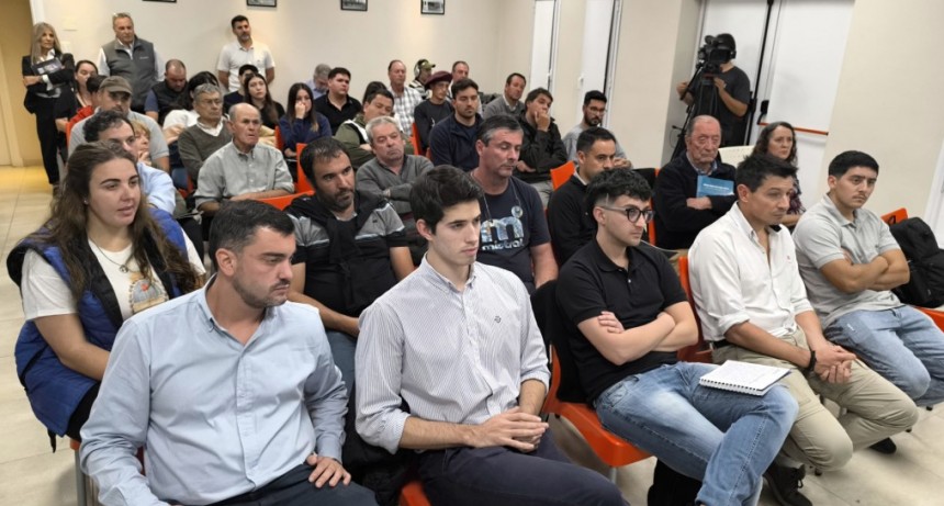 Exitosa jornada técnica sobre trigo y cebada en la Cooperativa Agropecuaria de Bolívar 