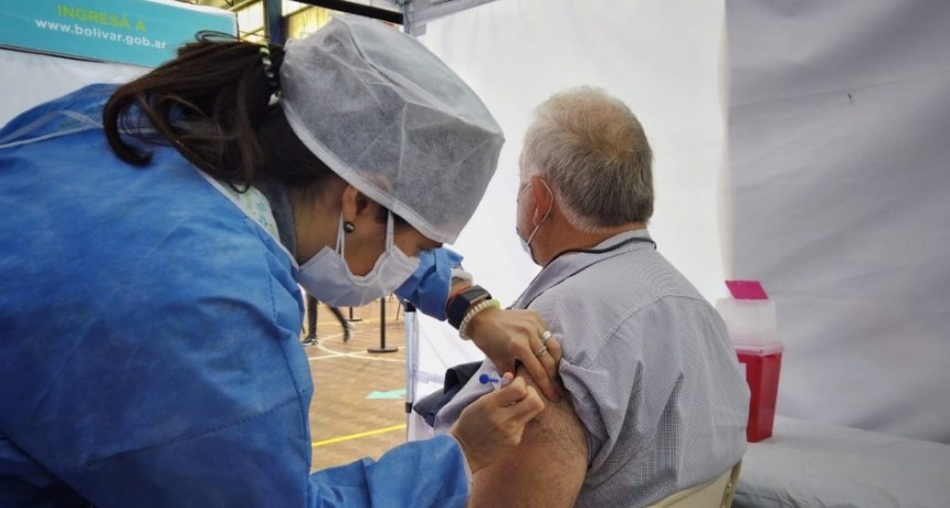 Llegaron más vacunas y ayer se aplicaron 465 dosis en el Vacunatorio Municipal