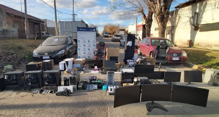 SUB DDI de Bolívar: Desarticularon una banda dedicada a realizar estafas con la compra de elementos informáticos