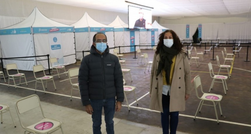 Vacunación libre para cuatro Grupos Priorizados: Seguridad, Salud, Educación y Embarazadas. Comienzan a vacunar desde el miércoles en el Cine Avenida 