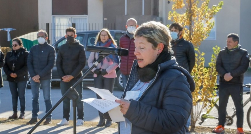 Acto protocolar por la afirmaci&oacute;n de los derechos argentinos sobre Islas malvinas, compartilo con FM 10 en audio e im&aacute;genes