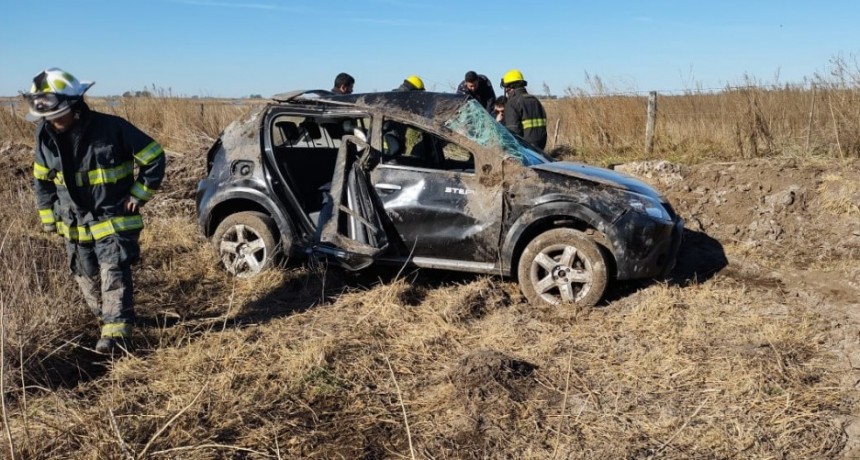 Espectacular vuelco en el tramo Daireaux –Guaminí