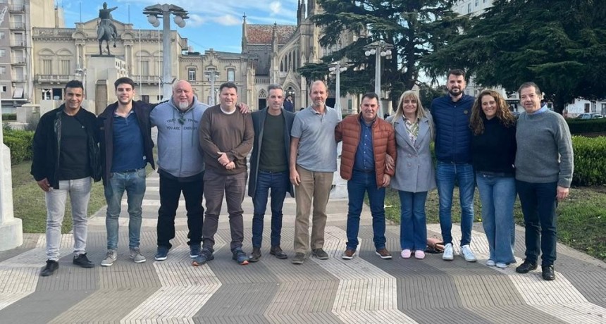 Sandra Santos: &ldquo;Si hay ocho precandidatos en un mismo espacio a quienes les cuesta la unidad, no es bueno para la mirada de la gente que puede interpretar que se lucha solo por el poder&rdquo;