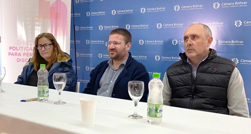 Cámara Comercial junto a La Oficina de Empleo y el Área Discapacidad del Municipio, dieron detalles de los planes y opciones que existen para la incorporación de jóvenes