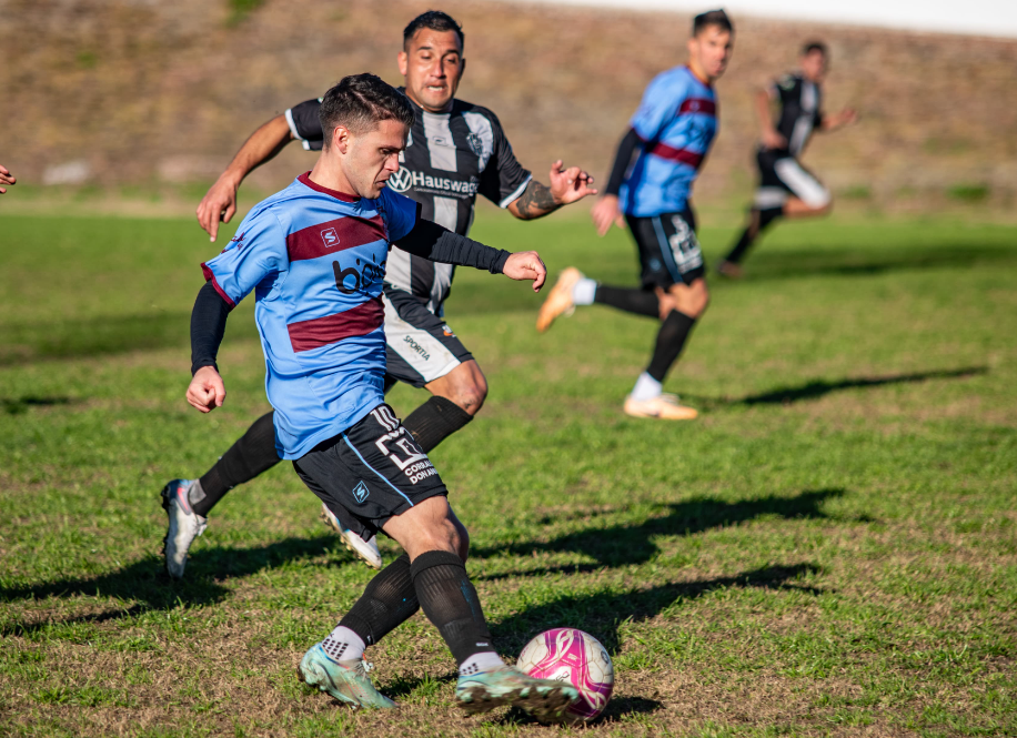 Torneo Unión Regional Deportiva: Estudiantes aprovechó la localía y se puso en ventaja ante Balonpie