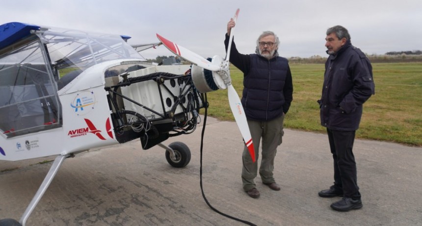 Profesionales de la UNLP construyen el primer avión eléctrico de Latinoamérica