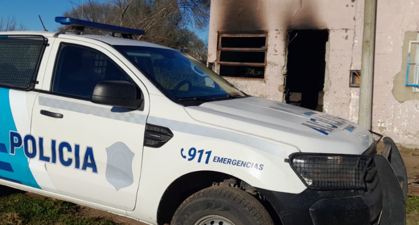 Alejandro Bersani:“Nos encontramos con un incendio generalizado en una vivienda de barrio Las Flores, con riesgo de afectación a una casa lindera”