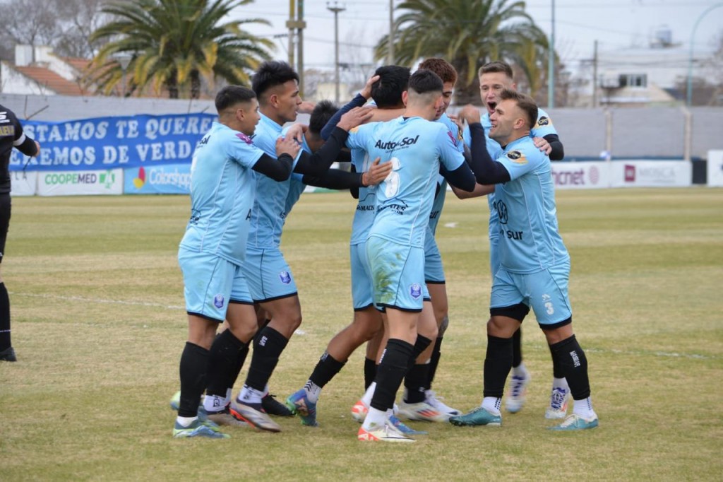 Federal A: Triunfo, invicto de local  y clasificación para “El Cele”, y FM 10 habló con los jugadores 