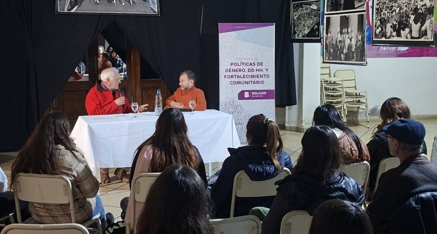 Se llev&oacute; a cabo el Conversatorio &ldquo;Im&aacute;genes de la memoria. Pensar para reconstruir&rdquo;