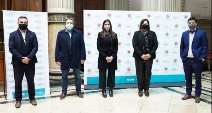 Avanza una iniciativa que garantiza la utilización gratuita del transporte público para los trabajadores y las trabajadoras de la salud