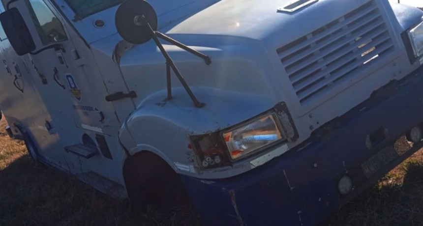 Ruta 226: Un camión de transporte de caudales perdió un neumático