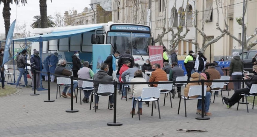 El Gigante Azul recibe al Vacunatorio Móvil 