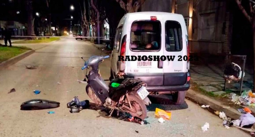 Esta mañana: Un joven motociclista impactó contra un utilitario que se encontraba estacionado