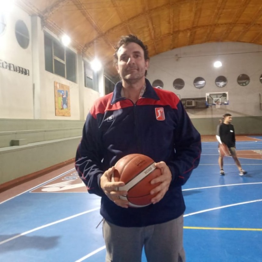 Iñaki Danessa: “Sport Club está en un proceso, en una etapa de transición distinta donde queremos darle rodaje a los más jóvenes” 