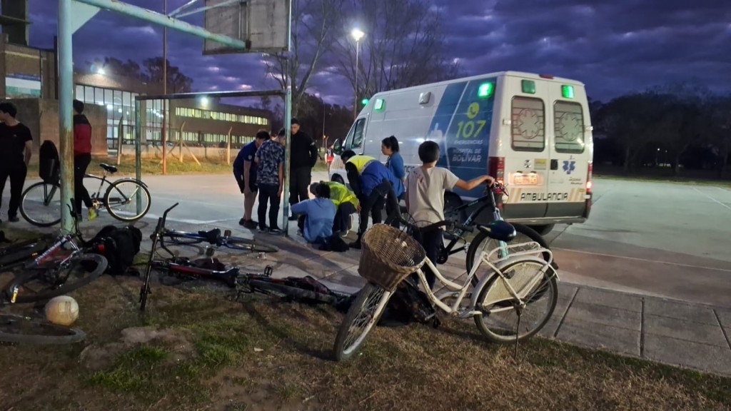 Playón Municipal: un joven se lesionó practicando deporte y fue asistido rápidamente