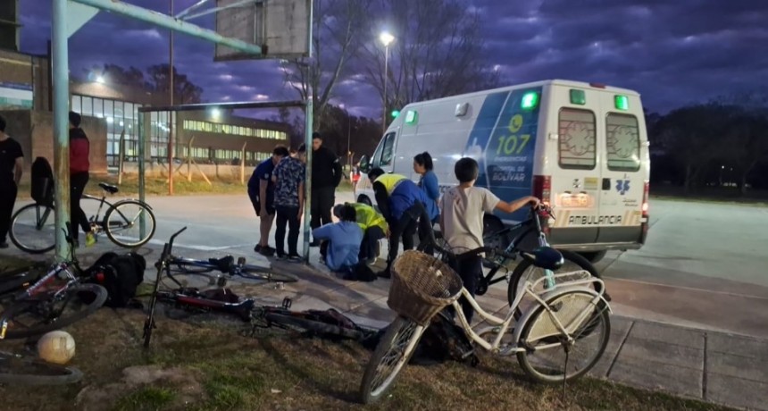 Playón Municipal: un joven se lesionó practicando deporte y fue asistido rápidamente