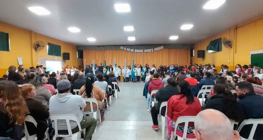 El Intendente Pisano participó del Acto Protocolar organizado por la Escuela Primaria n°2