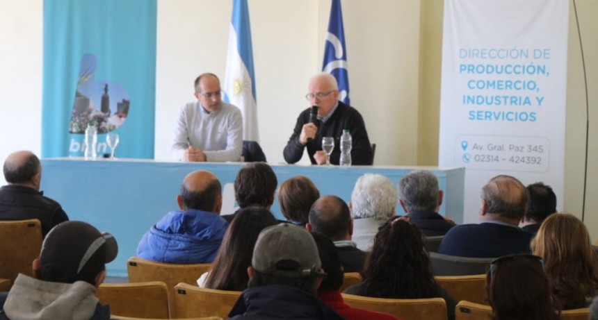 Juan Martín: “La democracia está en la médula de nuestra cooperativas, y es un honor hoy ser recibido por el intendente Pisano, que representa a la ciudad, y estar acompañado por Pino Gagliardi y Julio Fal”