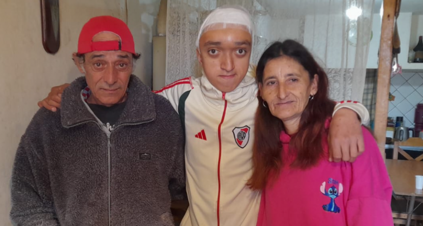 Lucas Barraza se recuperó perfectamente de su operación y regresó a Bolívar, FM 10 visitó a su familia para saber cómo están