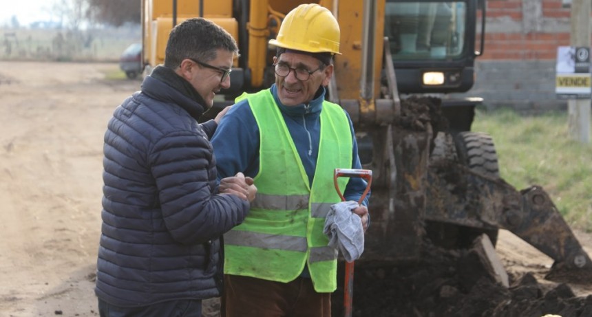 Comenzó la segunda etapa de la obra de ampliación de Red de Desagües Cloacales sobre calle Rivadavia