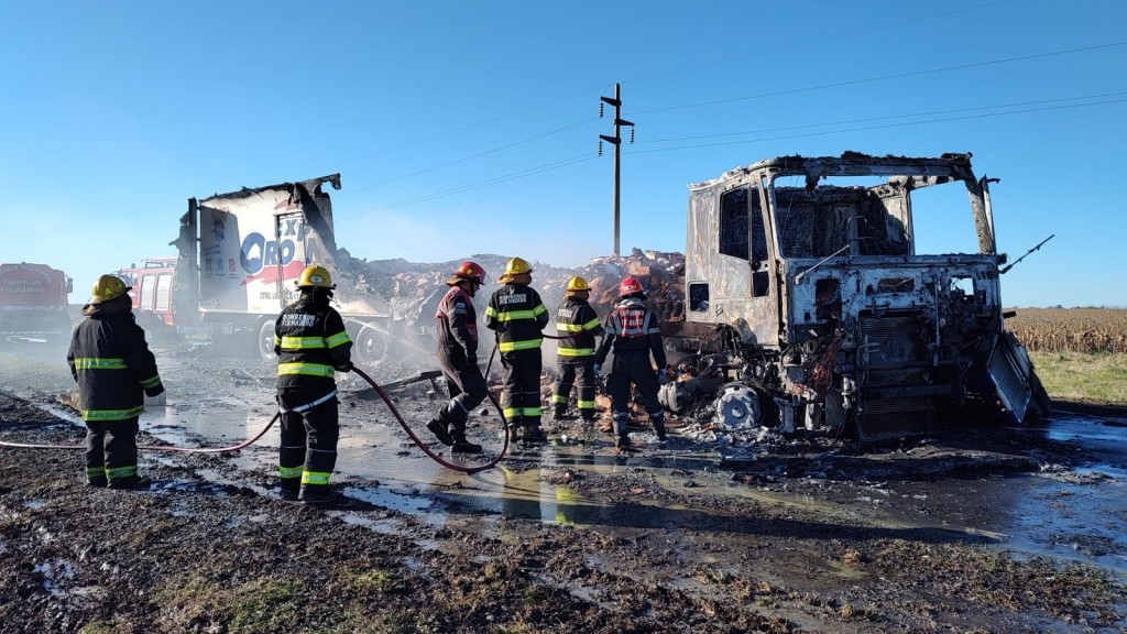 Grave accidente en ruta nacional 5: Tres muertos y una mujer gravemente herida es el saldo del siniestro vial de este sábado en Pehuajó