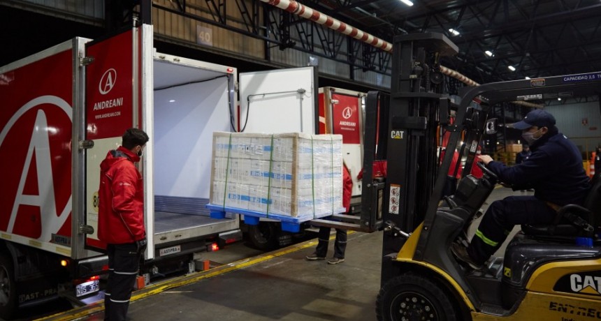 Llegó un nuevo cargamento con 570.000 dosis Sinopharm y la Argentina ya recibió más de 55 millones de vacunas 