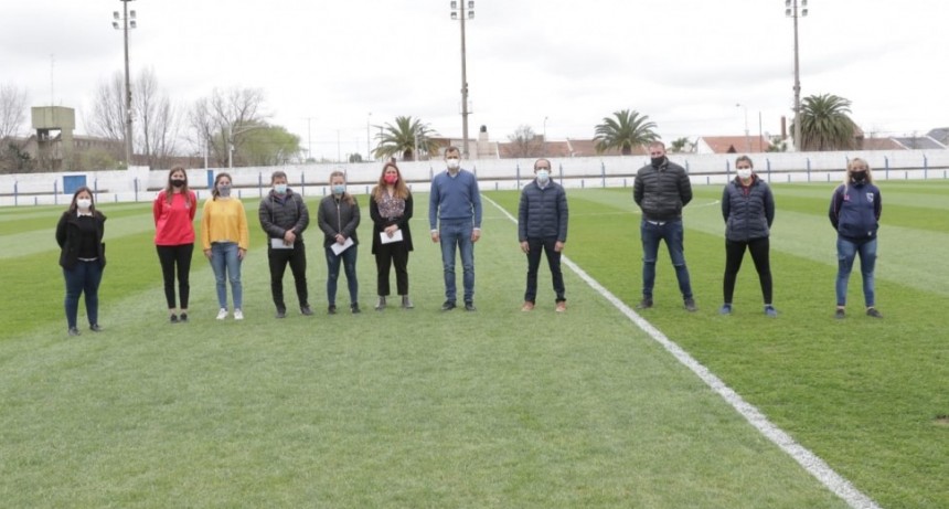 Los equipos del Fútbol Femenino recibieron aportes económicos de la Municipalidad de Bolívar
